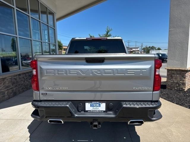 Chevrolet Silverado 1500 4WD Crew Cab 147" Custom Trail Boss 2024