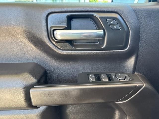 Chevrolet Silverado 1500 4WD Crew Cab 147" Custom Trail Boss 2024
