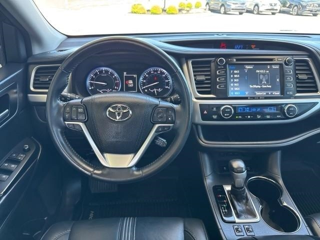 Toyota Highlander XLE V6 AWD (Natl) 2017