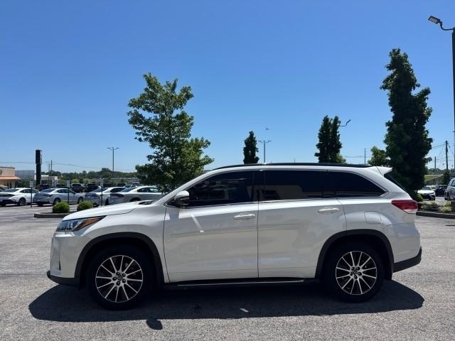 Toyota Highlander XLE V6 AWD (Natl) 2017