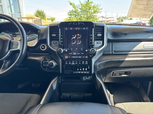 RAM 1500 Big Horn 4x4 Crew Cab 5'7" Box 2023