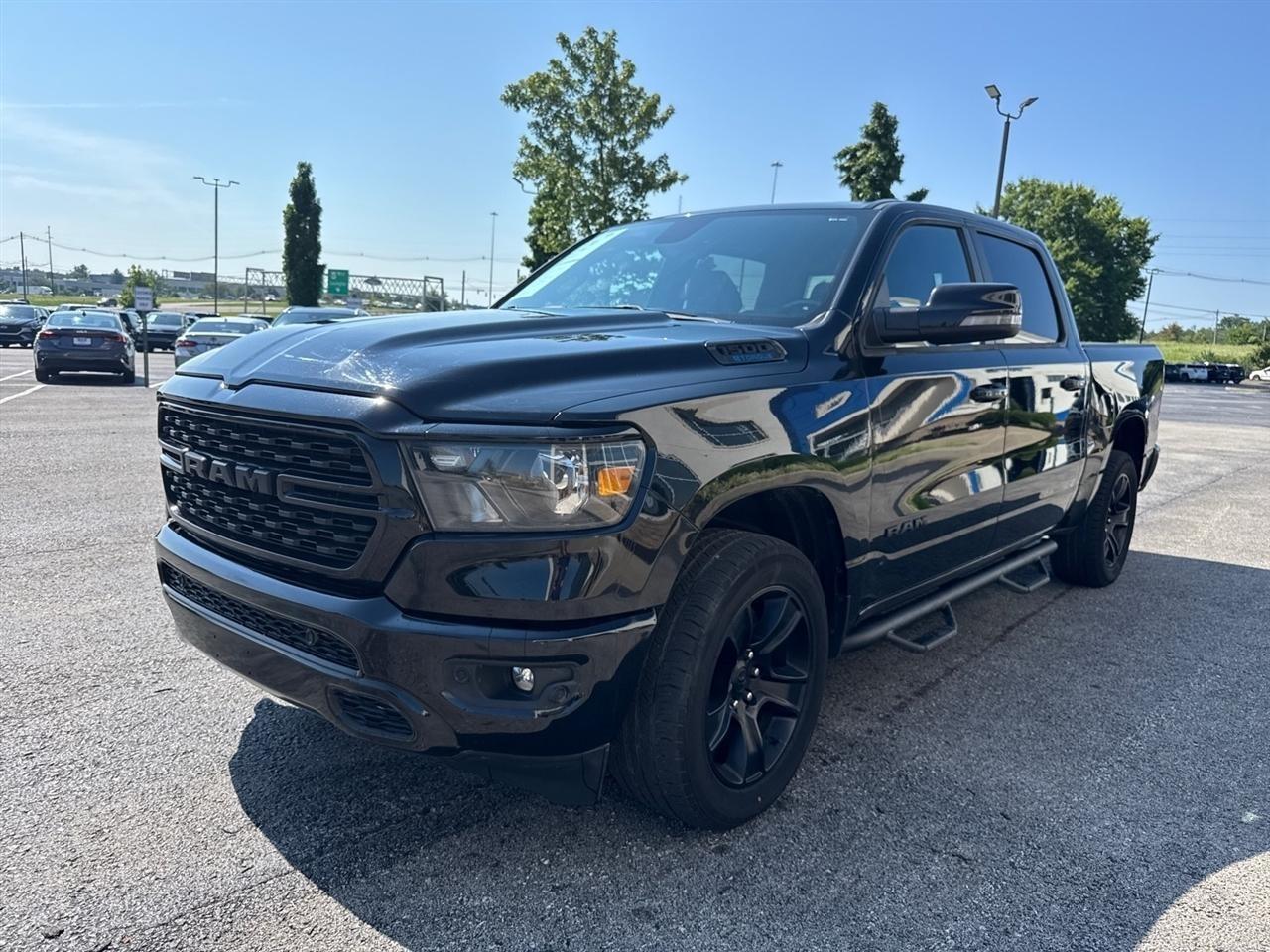 RAM 1500 Big Horn 4x4 Crew Cab 5'7" Box 2023
