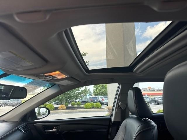 Toyota Camry 4dr Sdn I4 Auto XLE (Natl) 2015