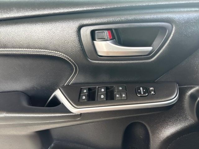 Toyota Camry 4dr Sdn I4 Auto XLE (Natl) 2015