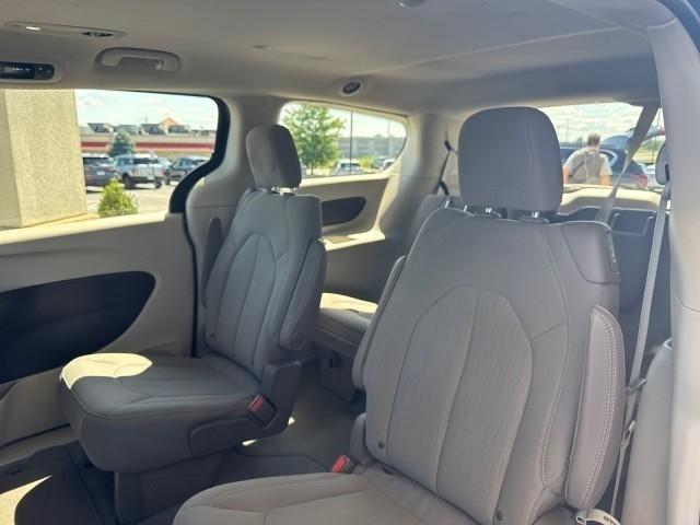 Chrysler Voyager LX FWD 2021