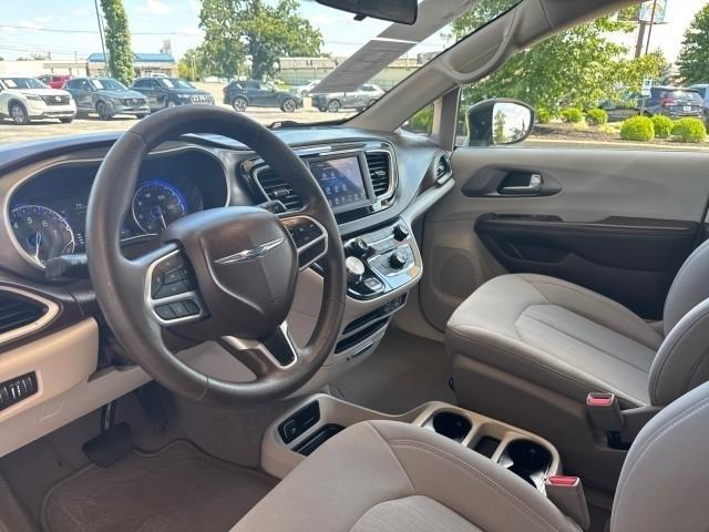 Chrysler Voyager LX FWD 2021