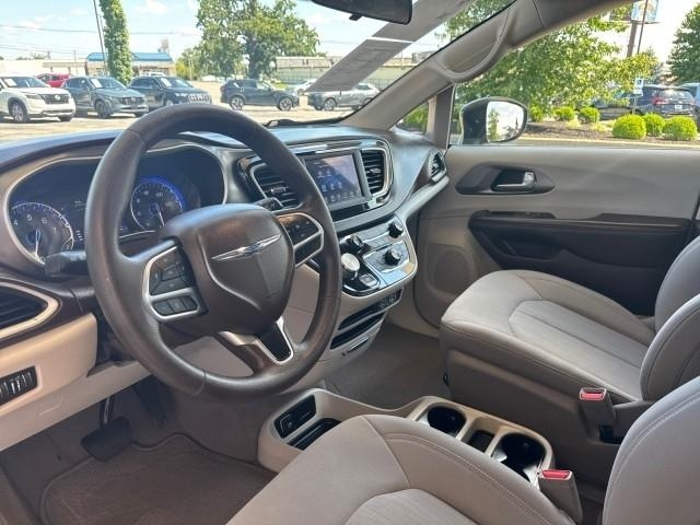 Chrysler Voyager LX FWD 2021