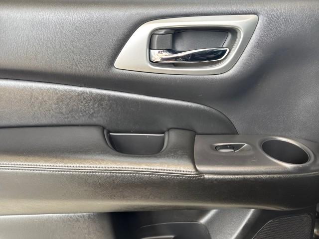 Nissan Pathfinder 4x4 SL 2018