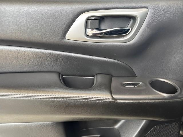 Nissan Pathfinder 4x4 SL 2018