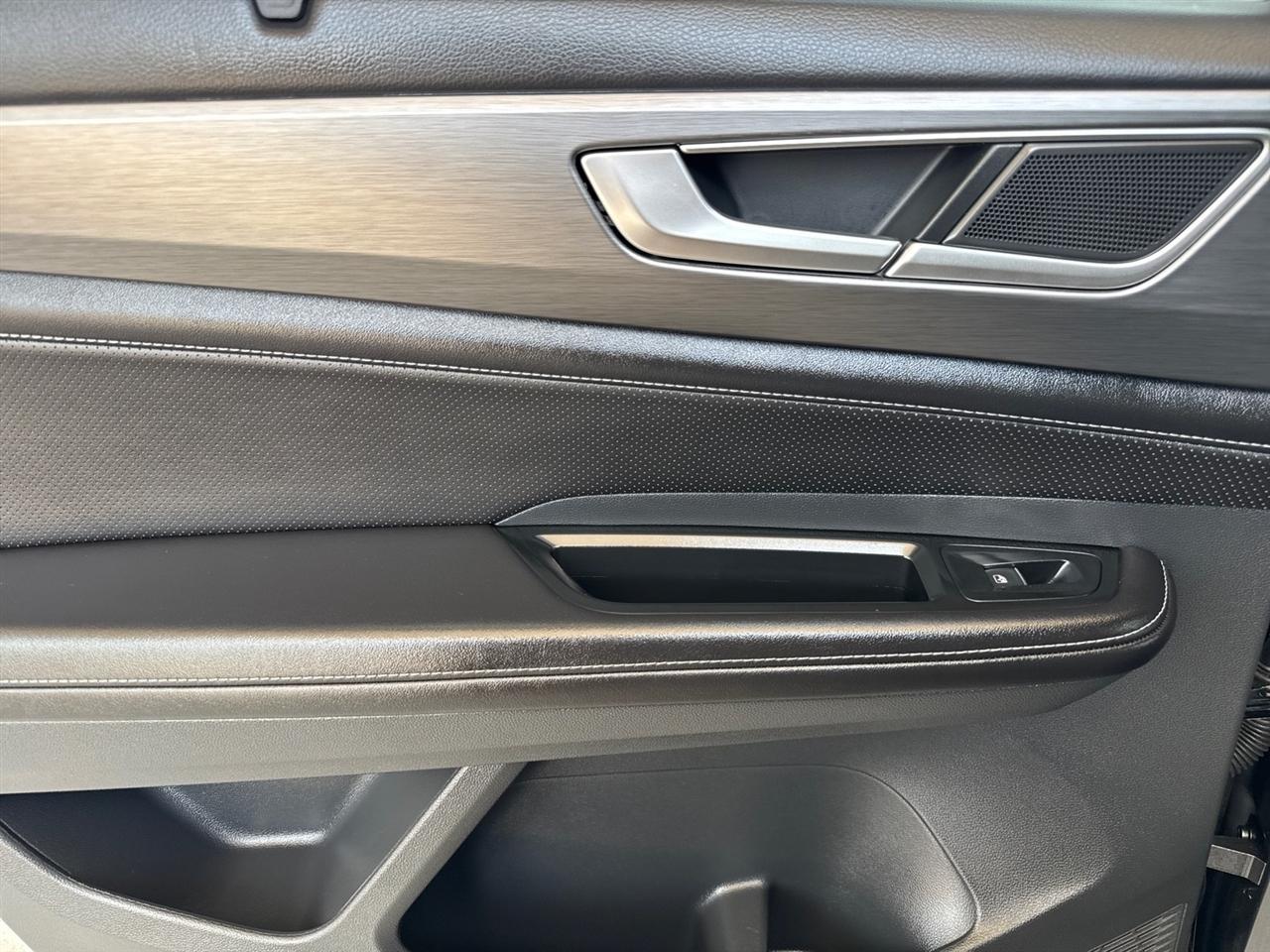 Volkswagen Atlas Cross Sport 2.0T SE w/Technology FWD 2025