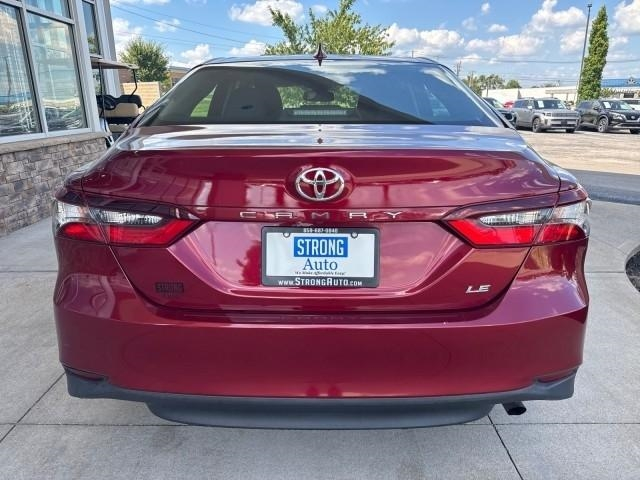 Toyota Camry LE Auto (Natl) 2022