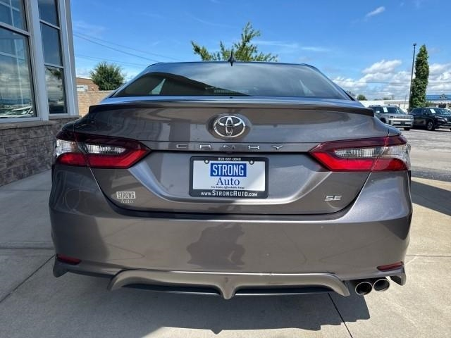 Toyota Camry SE Auto (Natl) 2024