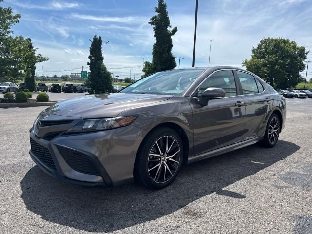 Toyota Camry SE Auto (Natl) 2024