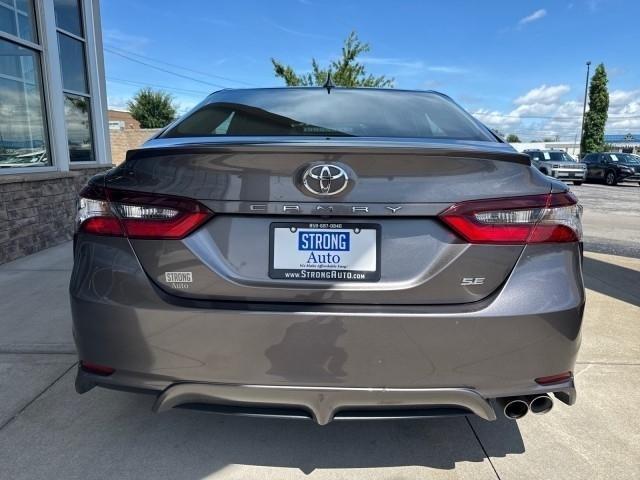 Toyota Camry SE Auto (Natl) 2024