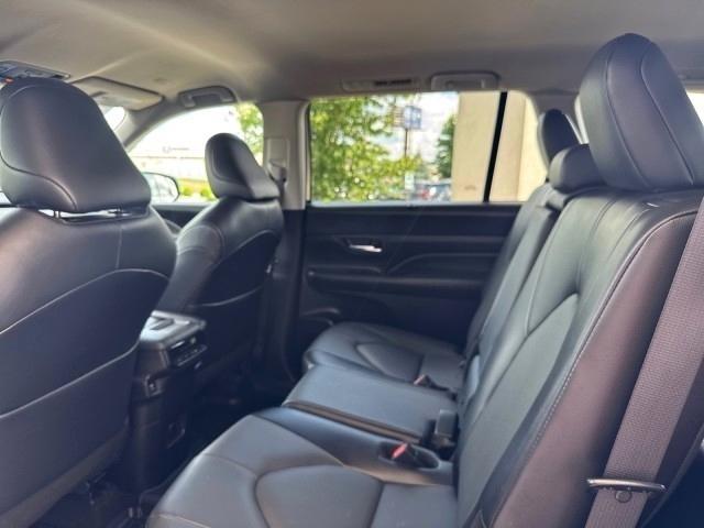 Toyota Grand Highlander Platinum AWD (Natl) 2024