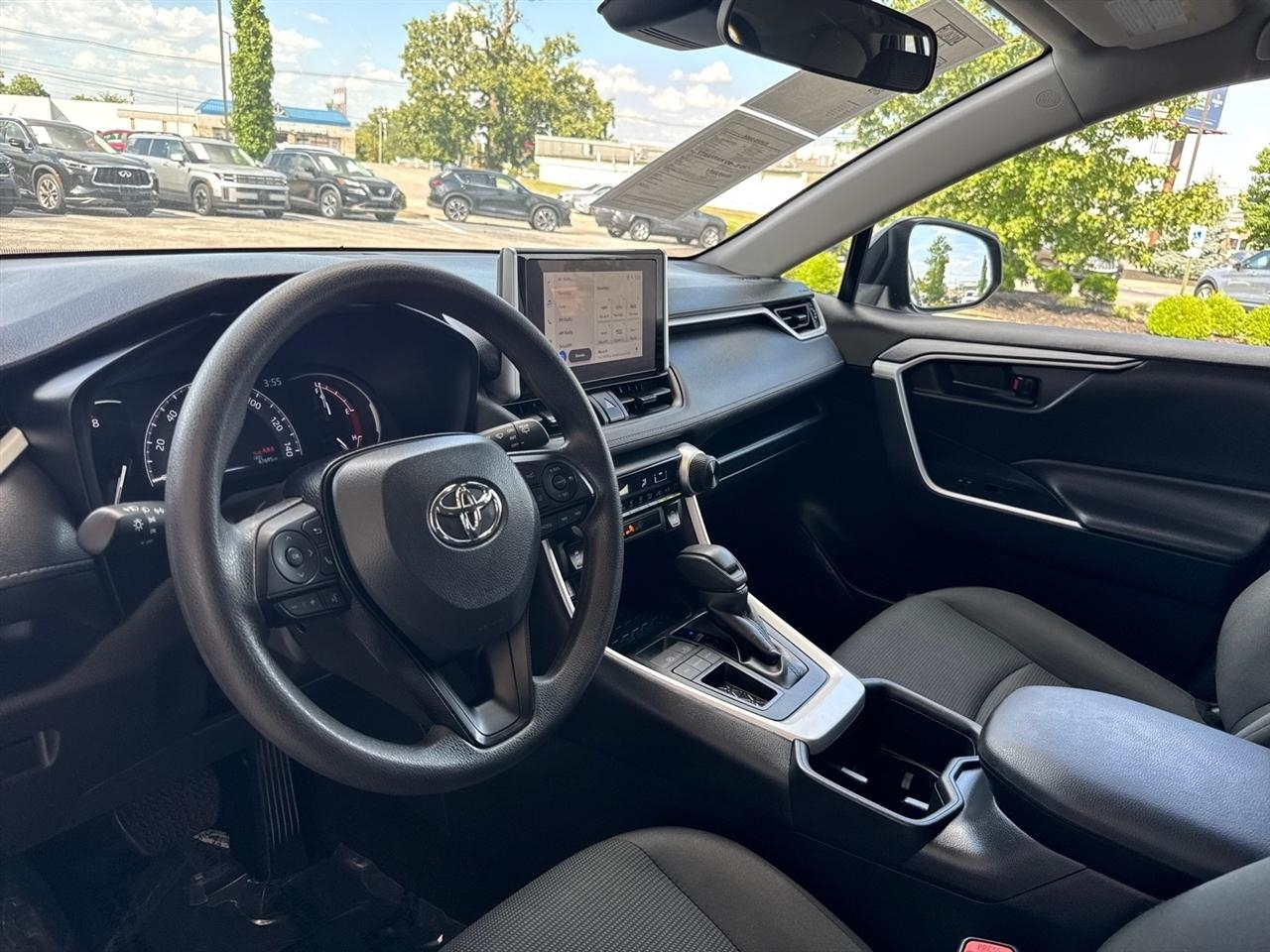 Toyota RAV4 LE FWD (Natl) 2025