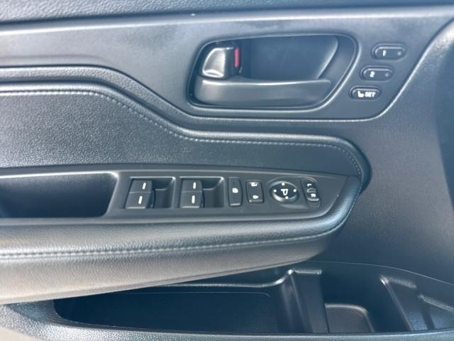Honda Odyssey Sport-L Auto 2025
