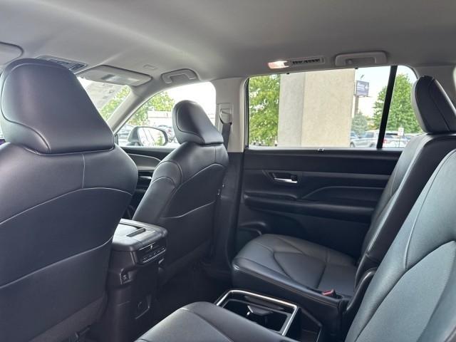 Toyota Grand Highlander Platinum AWD (Natl) 2025