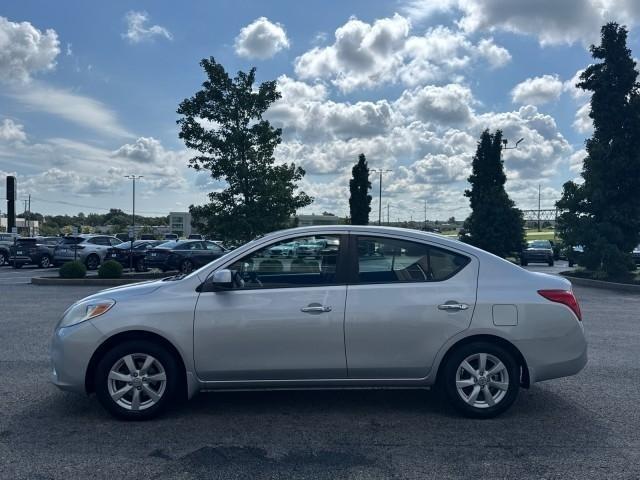 Nissan Versa 4dr Sdn CVT 1.6 SL 2012