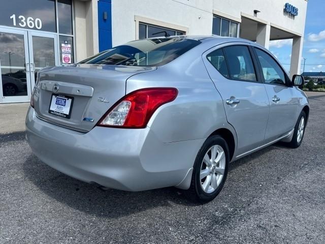 Nissan Versa 4dr Sdn CVT 1.6 SL 2012