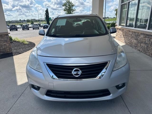 Nissan Versa 4dr Sdn CVT 1.6 SL 2012