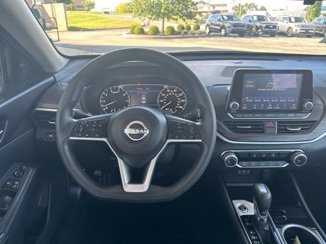 Nissan Altima 2.5 SV Sedan 2024