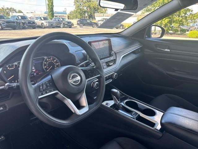 Nissan Altima 2.5 SV Sedan 2024