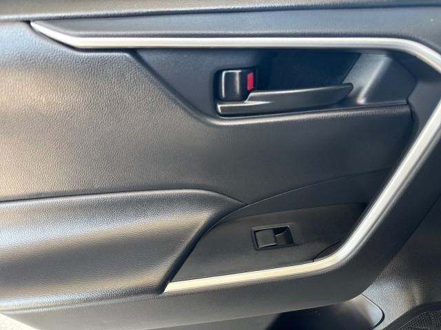Toyota RAV4 LE FWD (Natl) 2025