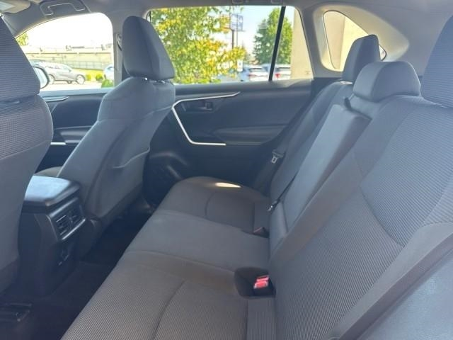 Toyota RAV4 LE FWD (Natl) 2025