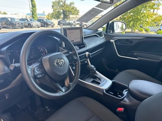 Toyota RAV4 LE FWD (Natl) 2025