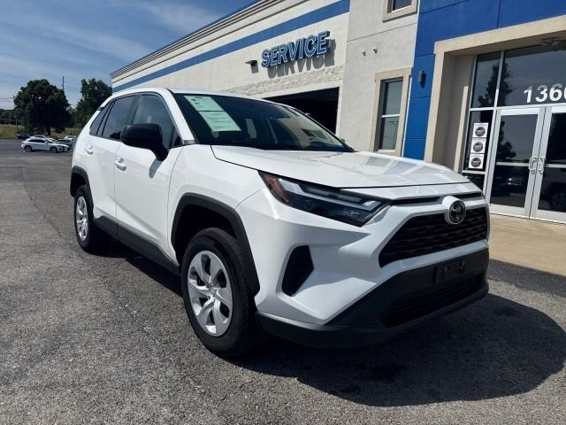 Toyota RAV4 LE FWD (Natl) 2025