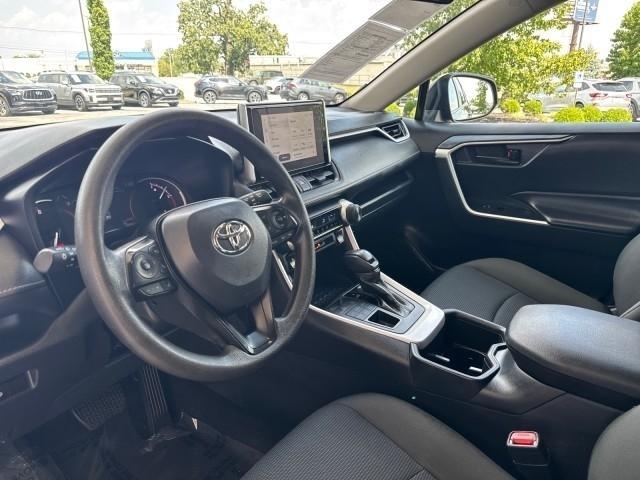 Toyota RAV4 LE AWD (Natl) 2025