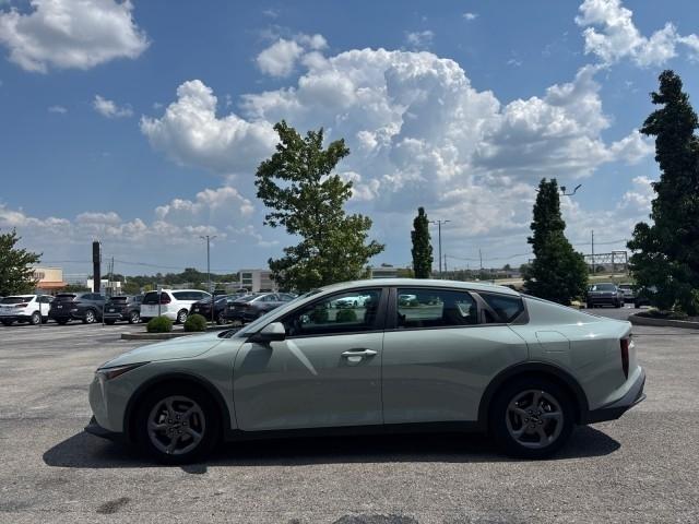 Kia K4 LXS FWD 2025