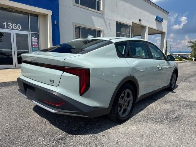 Kia K4 LXS FWD 2025