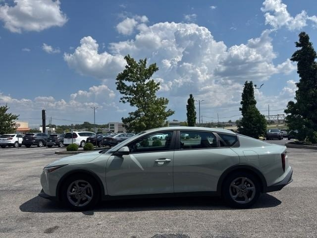 Kia K4 LXS FWD 2025