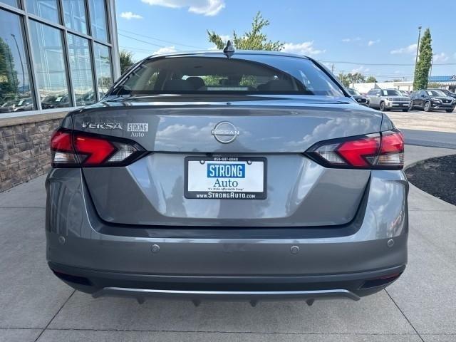Nissan Versa SV CVT 2025