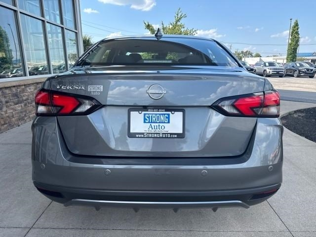 Nissan Versa SV CVT 2025
