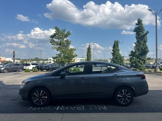 Nissan Versa SV CVT 2025