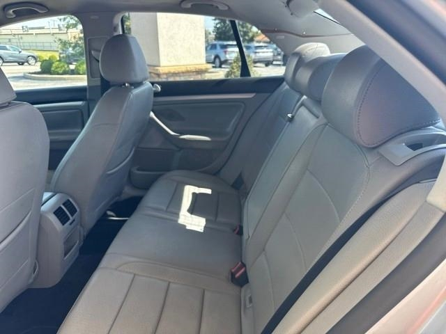 Volkswagen Jetta Sedan 4dr Auto SEL 2008