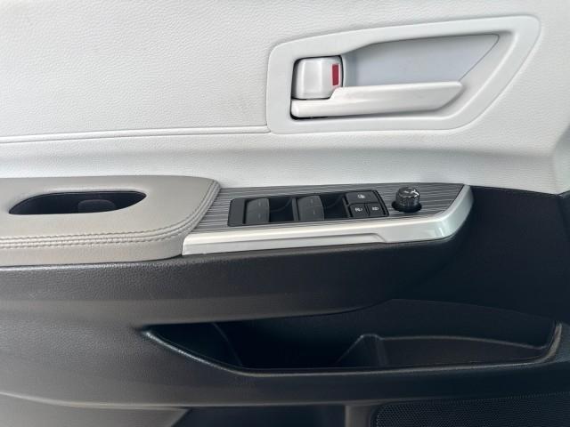 Toyota Sienna LE FWD 8-Passenger (Natl) 2025