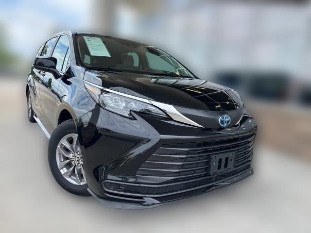 2025 Toyota Sienna LE FWD 8-Passenger (Natl)