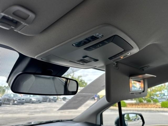 Toyota Sienna LE FWD 8-Passenger (Natl) 2025