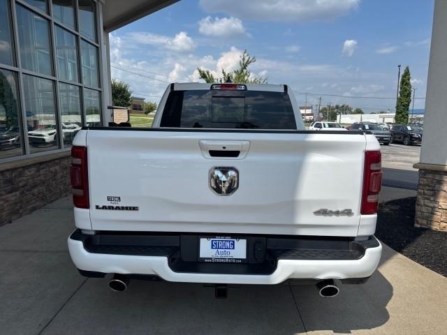 RAM 1500 Laramie 4x4 Crew Cab 5'7" Box 2021