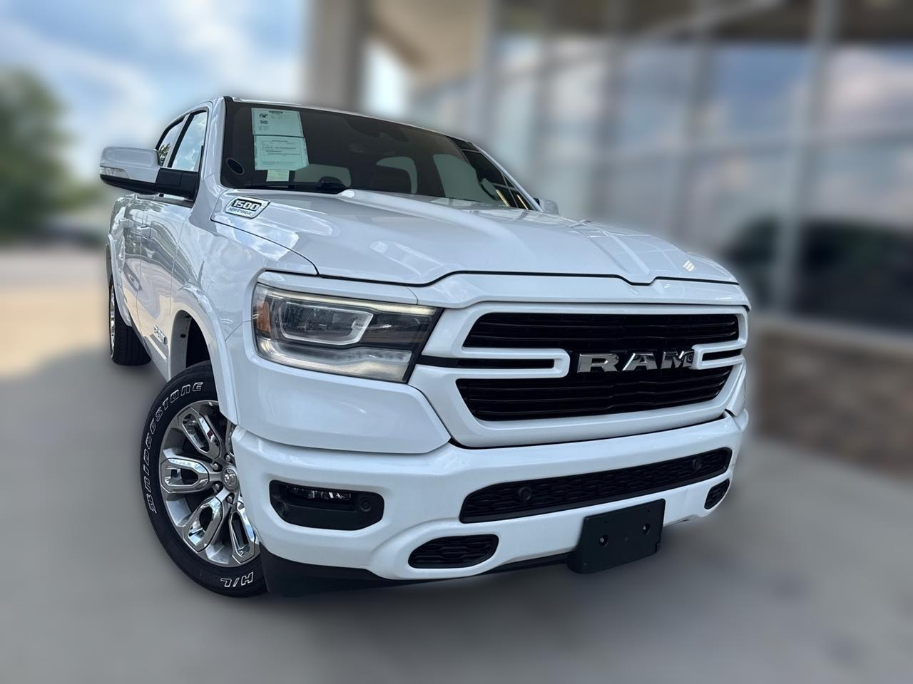 RAM 1500 Laramie 4x4 Crew Cab 5'7" Box 2021