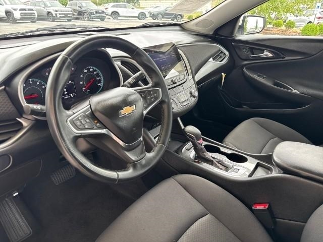 Chevrolet Malibu 4dr Sdn RS 2024