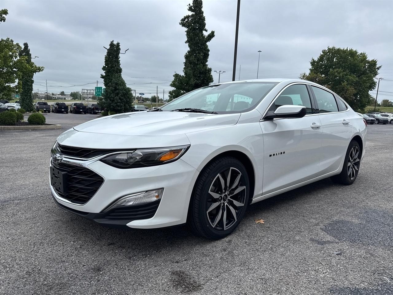 Chevrolet Malibu 4dr Sdn RS 2024