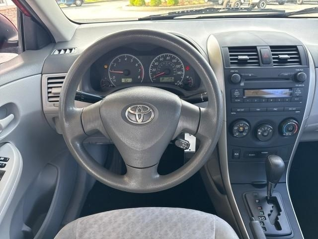Toyota Corolla 4dr Sdn Man (Natl) 2009