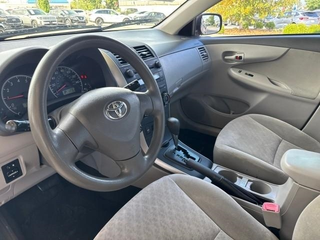 Toyota Corolla 4dr Sdn Man (Natl) 2009