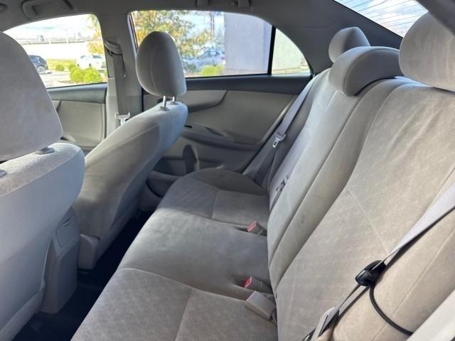 Toyota Corolla 4dr Sdn Man (Natl) 2009