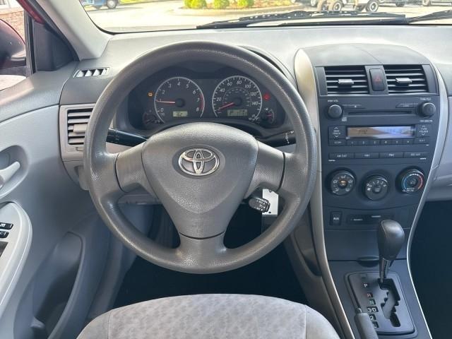 Toyota Corolla 4dr Sdn Man (Natl) 2009